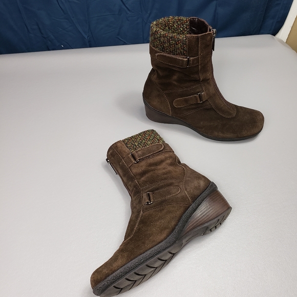 Aquatalia Shoes - Aquatalia made in Italy buckle boots size 7